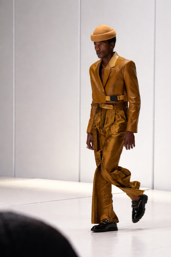 Brown Suit Structure